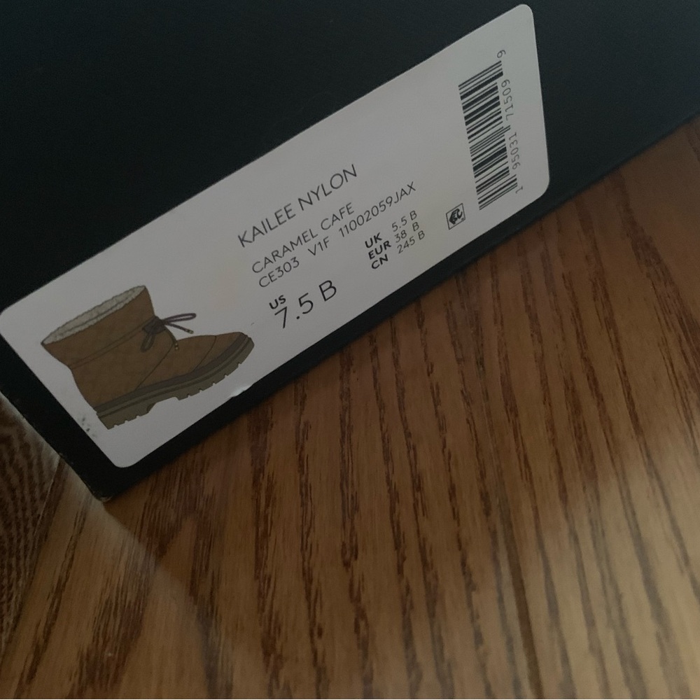 Coach Winter Boots - Picture 5 of 16